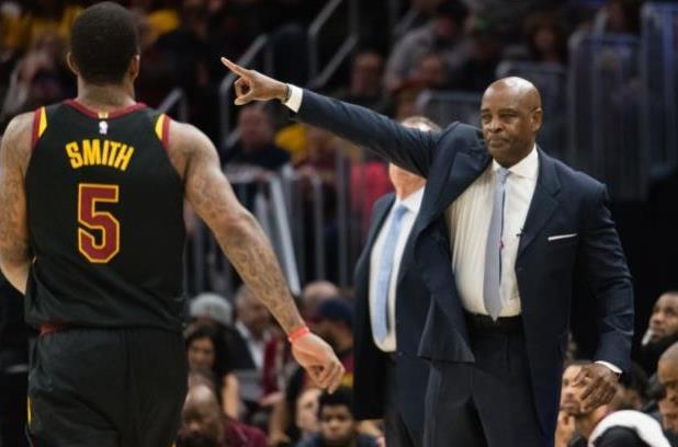 业内人士形 业内人士形