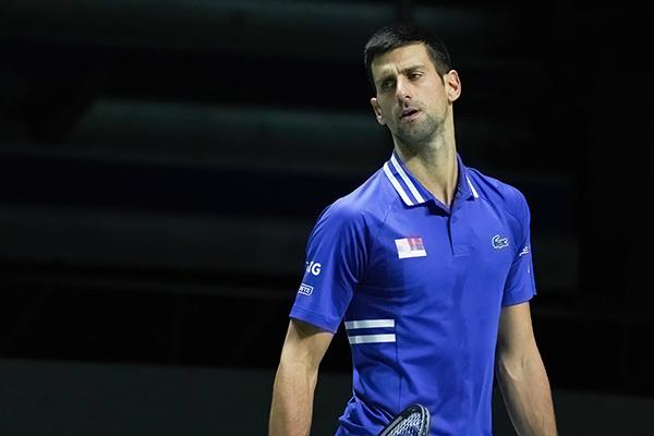 她在前九洞 她在前九洞